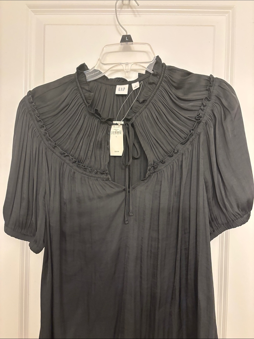 GAP NWT Size L. Black Pleated Tie-Neck Blouse with Puff Sleeves - Picture 5 of 6